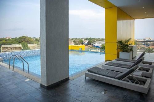 Central 2 Bed Apartment in Labone