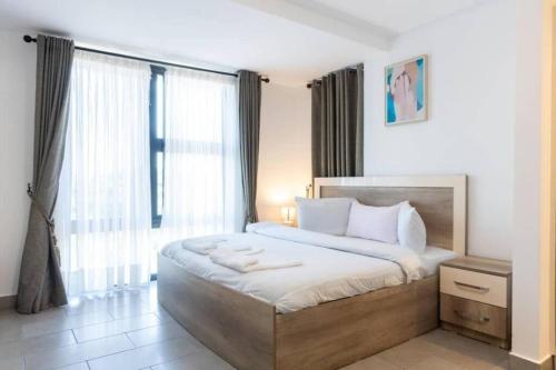 Central 2 Bed Apartment in Labone