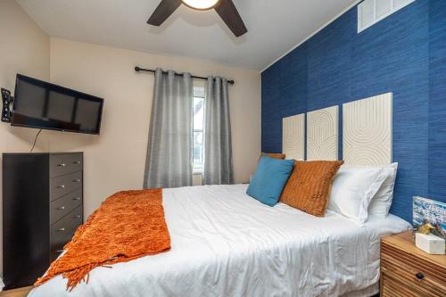 Close to airport* Pets*Fenced yard*A/C & Fast WIFI, Cleveland (photo 7)