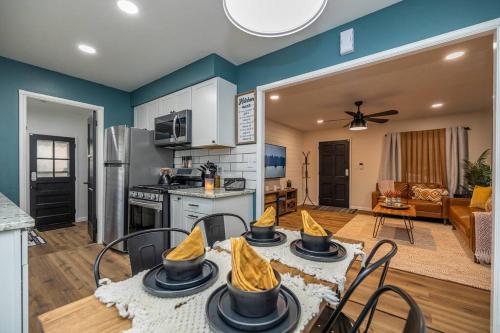 Close to airport* Pets*Fenced yard*A/C & Fast WIFI, Cleveland (photo 9)