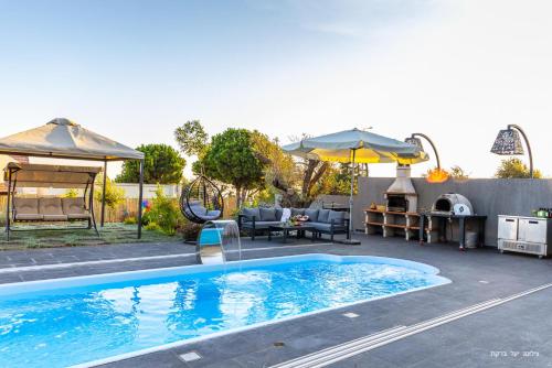 Jardim, אחוזת רוטצ'י - יוקרה בגליל in Neve Oranim