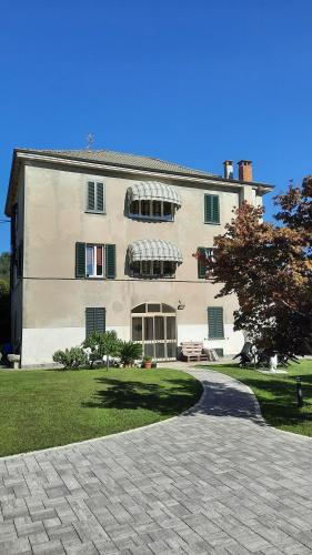 Lago Maggiore, Leggiuno, ampio appartamento