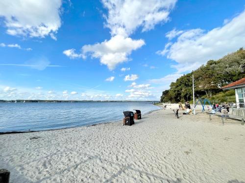 Gemütliche 3-Zimmer Doppelhaushälfte mit Kamin und Parklatz, Nähe Ostsee Strand