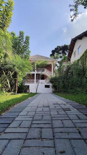 Oberon, Curitiba