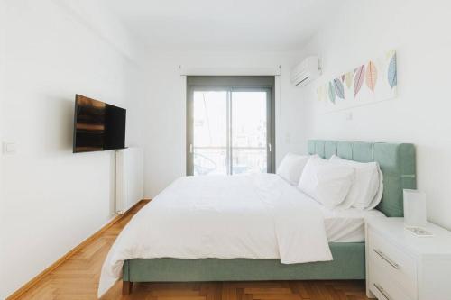 Lavish condo in Athens Riviera