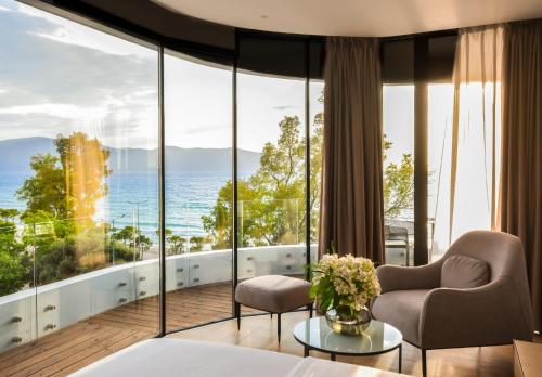 Yacht Hotel - image 9