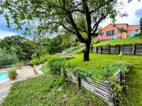 Tuscan Magic with 7 bedrms restaurant, park, childs beach, pool - exc for you