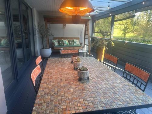Bonshaw Grange-Riverside Country Retreat, & HotTub in Іглсфілд