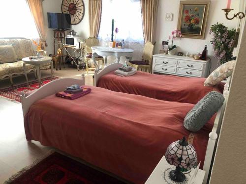 Double room in nice house near the forest (basement floor) in Brügg