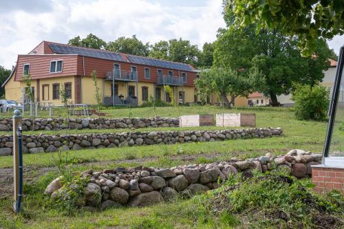 Ferienwohnungen - barrierefrei - im sanierten Gutshof