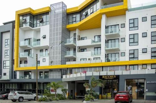 Lovely 2 Bedroom Loft/Duplex - Labone in Labone
