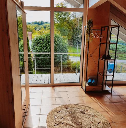 Wunderschönes Haus am See - Seeblick, großer Garten, Südbalkon, Carport & Smart-TV