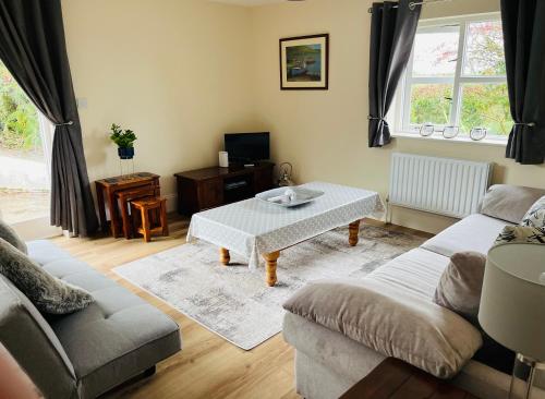 Hillcrest Lodge, Private apartment on Lough Corrib, Oughterard