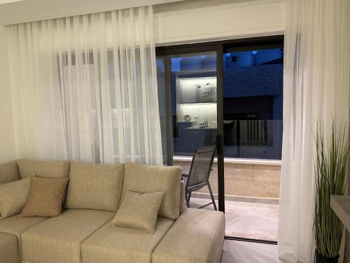 Brand New luxury 2 B Apartment - image 12