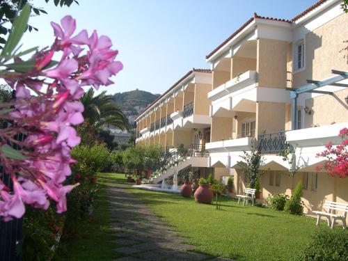 Best Price on Paradise Hotel in Samos Island + Reviews!