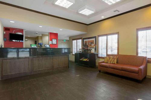 Extended Stay America Suites - Phoenix - Airport - E Oak St