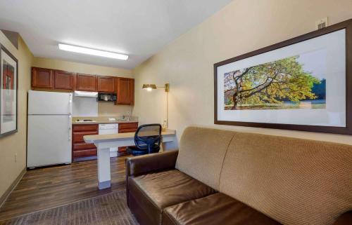 Extended Stay America Suites - Phoenix - Airport - E. Oak St.