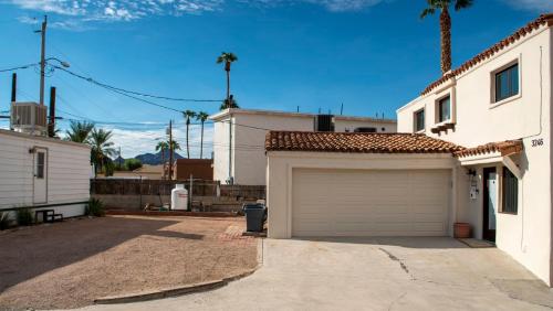 Gorgeous Hacienda on the River! Private dock!