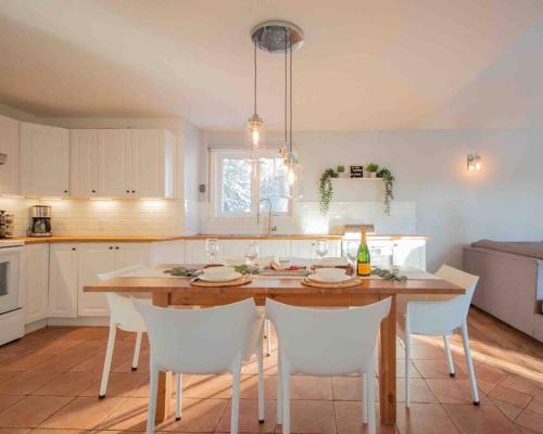 Chalet BIA - Le Petit Chaleureux in 亞斯比斯圖斯 (QC)