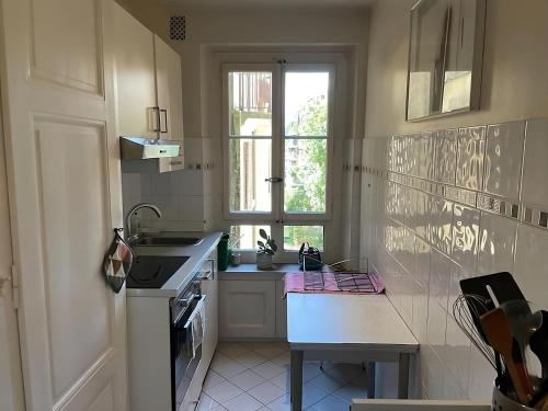  Spacious studio with balcony in Genf