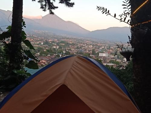 Glamping ReaVeeCafe Puncak