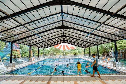 Swimming pool, Sunny Garden Riverside Hotel Ninh Binh in Ninh Bình