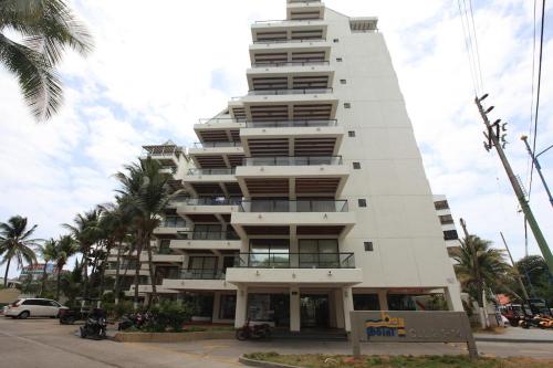 Apartment with Sea View image 2