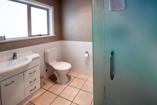 Two Bedroom Apartment image 6
