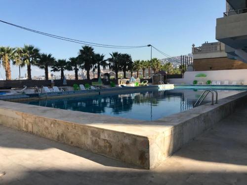 Chalet in Jounieh, pool, amazing sea view, wifi Maameltein, Al Bāţiyah (фото 4)