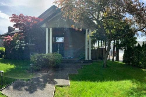 Westside Pool Home-8 min to Downtown, Yard Parking in Vancouver, Canada
