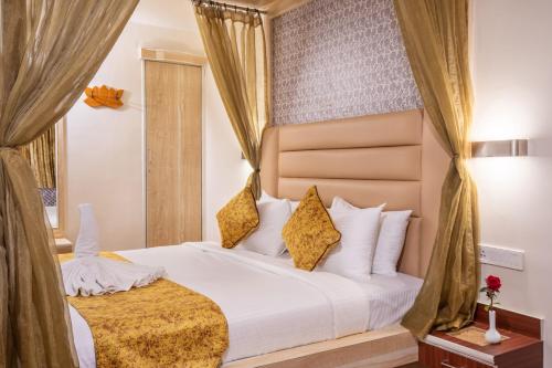 King Room image 3