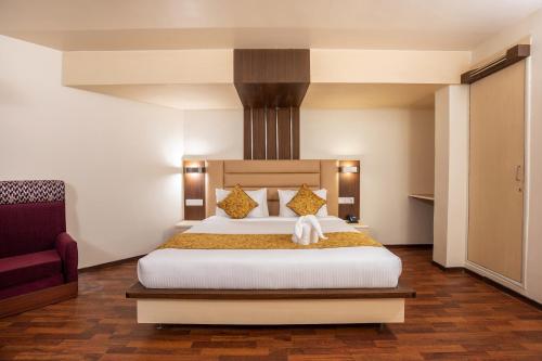 Deluxe Room image 3