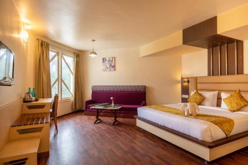 Deluxe Room image 7