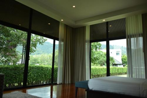 Villa with Private Pool image 5
