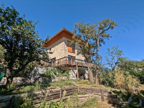 Dārzs, Villa Panorama - 120m2, 8 pax, 6mn des pistes, rénové, plein sud (Villa Panorama - 120m2, 8 pax, 6mn des pistes, renove, plein sud) in Puy-Saint-Andre