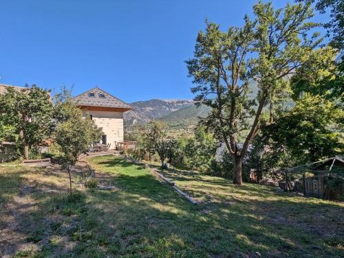 Dārzs, Villa Panorama - 120m2, 8 pax, 6mn des pistes, rénové, plein sud (Villa Panorama - 120m2, 8 pax, 6mn des pistes, renove, plein sud) in Puy-Saint-Andre