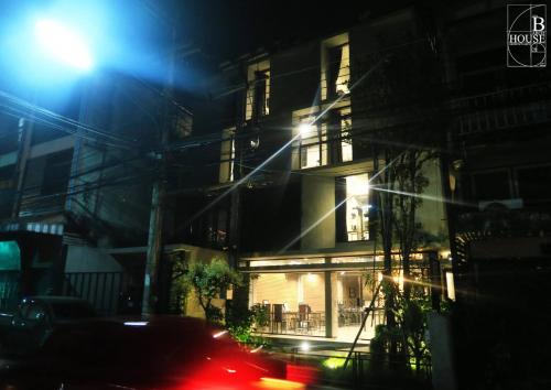 B+Arch House Hotel and Cafe ll NO PARKING ll - 숙소 외관