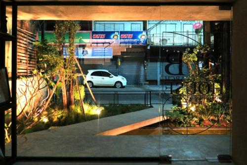 B Arch House Hotel and Cafe ll NO PARKING ll – Chiang Mai, IA