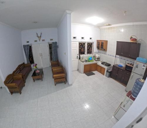 Omah Wonocatur Homestay Jogja - image 2