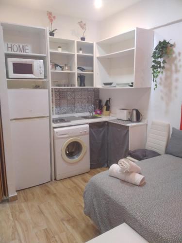 Estudio cerca del Carrefour rosaleda 4