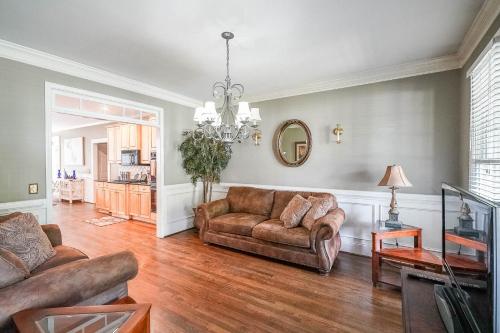 Luxury 6-bedroom In All Lakes, Acworth, Ga thumb 3