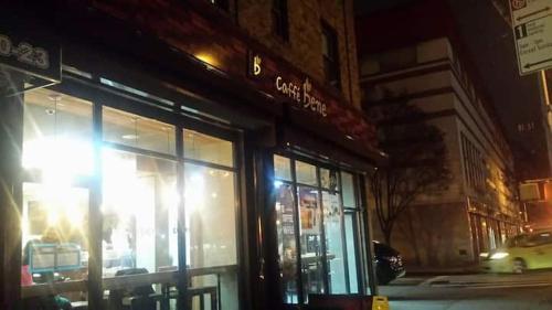 Cozy ground floor rooms at the heart of Jackson Heights Cozy ground floor rooms at the heart of Jackson Heights