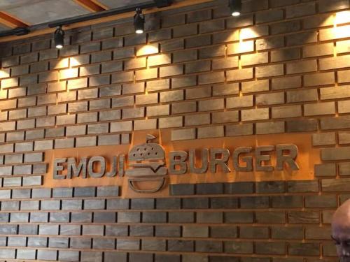 Cozy ground floor rooms at the heart of Jackson Heights Cozy ground floor rooms at the heart of Jackson Heights