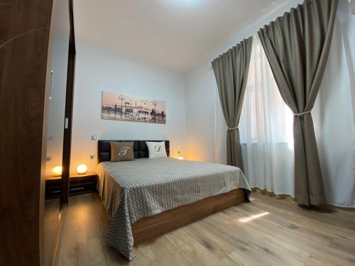 Modern 2BD 2BA Designer Apartment - Prime Location by Flat Mаnager, Sofia (Foto 3)