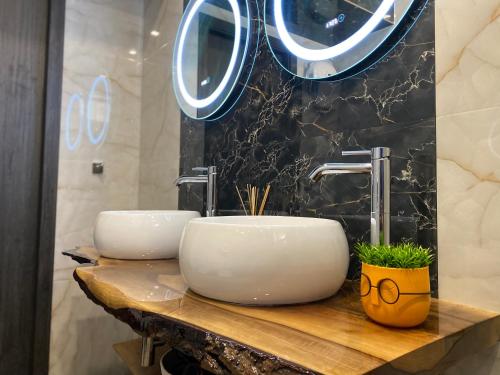 Modern 2BD 2BA Designer Apartment - Prime Location by Flat Mаnager, Sofia (Foto 5)