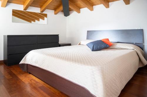  042b - Attico delle Pesche 10 minuti di auto dal Mare, Casarza Ligure in 16030 Casarza Ligure