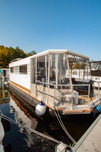 B&B Hennigsdorf - Hausboot - Bed and Breakfast Hennigsdorf