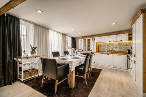 Luxurious and Royal Apartment in the Old Town, Bratislava (fotografie 10)