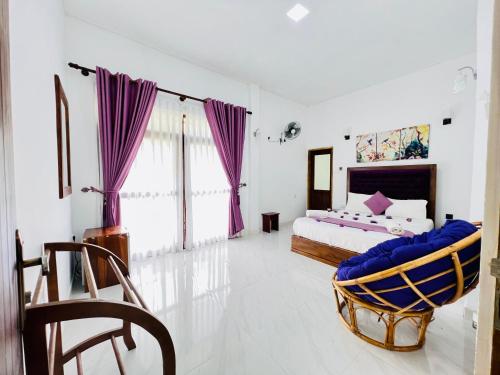 Triple Room with Balcony image 10