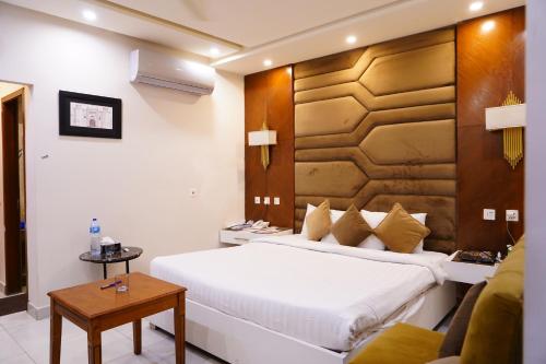Executive Suite room in Hotel Avalon Suites